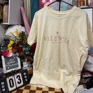 Hedrix T-Shirt in yelow color with a Valencia Limited Print.